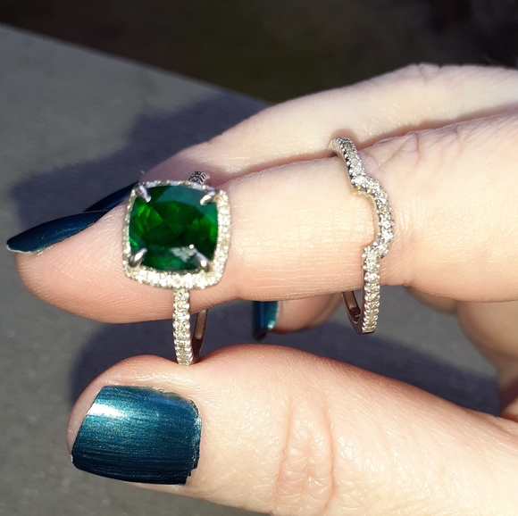 Cushion Emerald Contour Diamond Bridal Set 14kt White Gold - Picture 4 of 7